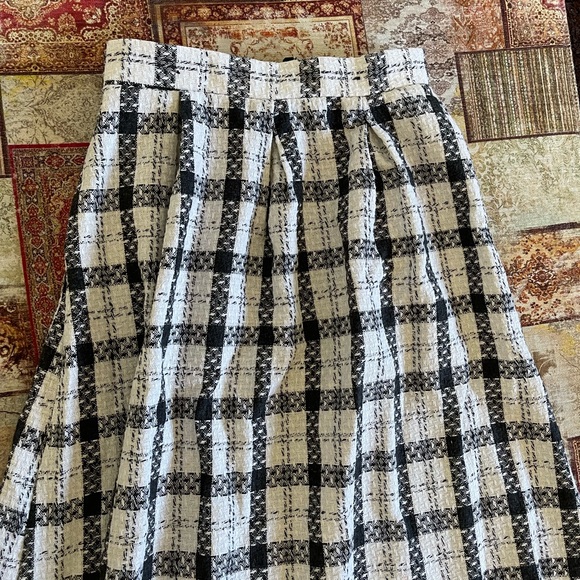 Plaid maxi skirt with long sleeve crop top size small - Picture 3 of 8
